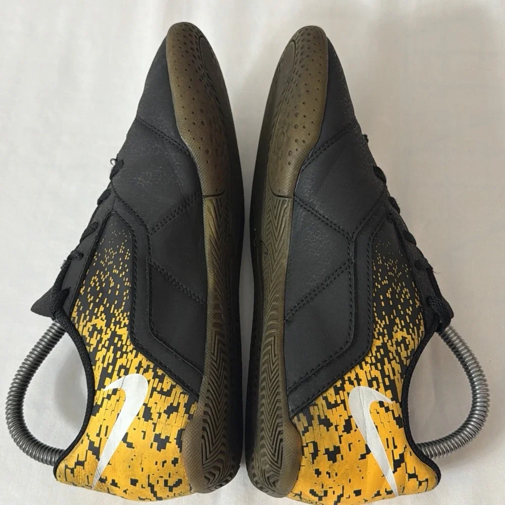 Nike Bombax IC 826487 002 Indoor Soccer Shoes Black‎ Yellow Boys Youth Size 5Y